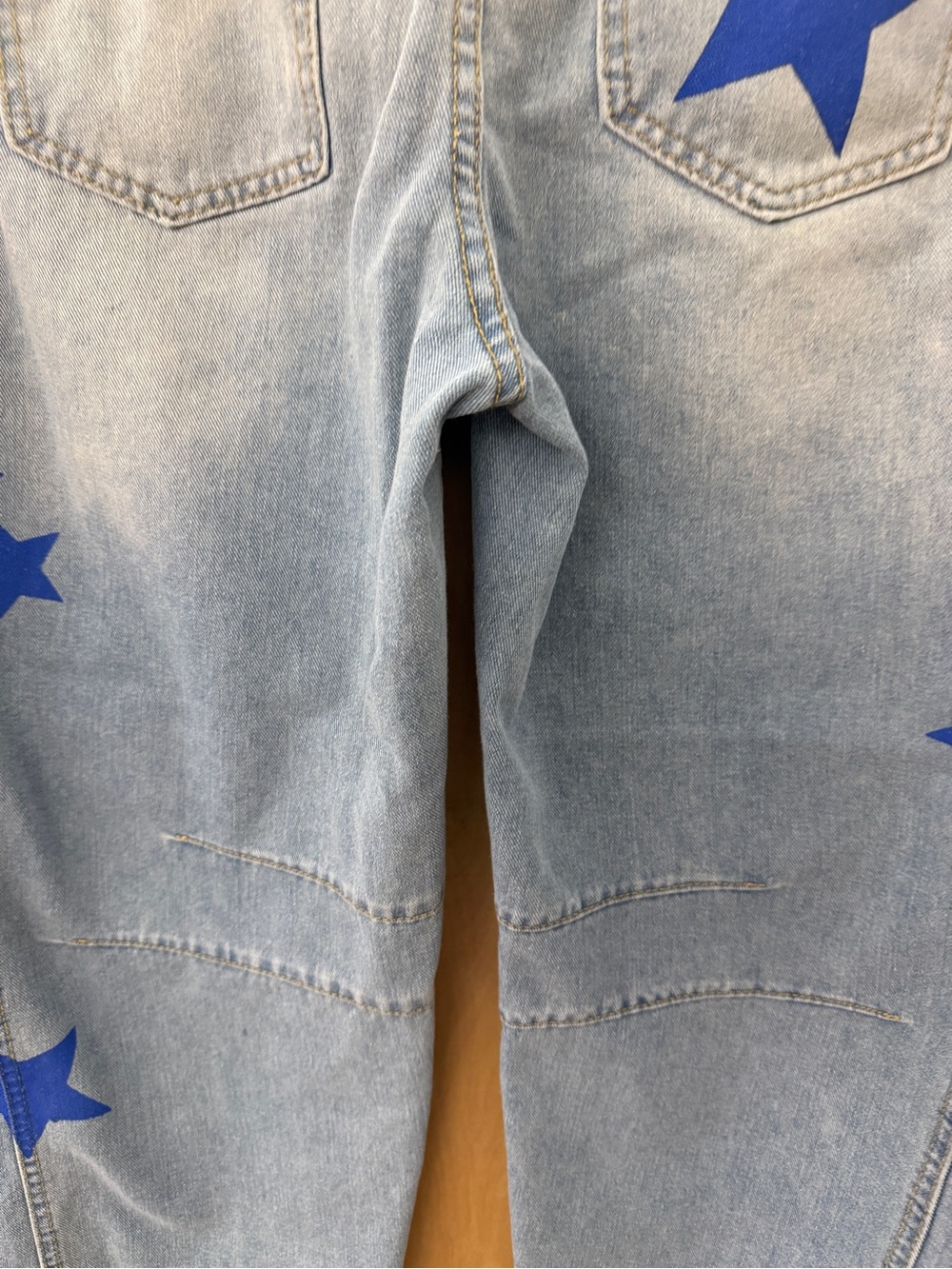 Boutique Light Wash Blue Printed Star Barrel Jeans Rounded Leg High Rise Sz M /L - Picture 10 of 14